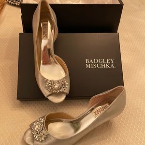 Badgley Mischka Beautiful rhinestone embossed open toe kitten here evening shoe